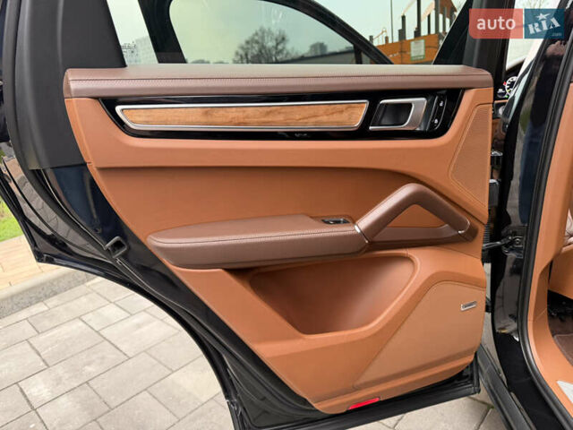 Черный Порше Каен, объемом двигателя 3 л и пробегом 170 тыс. км за 59999 $, фото 21 на Automoto.ua