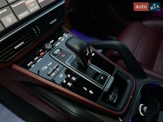 Черный Порше Каен, объемом двигателя 3 л и пробегом 84 тыс. км за 61000 $, фото 20 на Automoto.ua