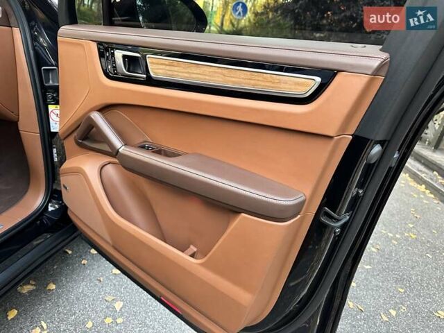 Черный Порше Каен, объемом двигателя 3 л и пробегом 170 тыс. км за 63500 $, фото 69 на Automoto.ua