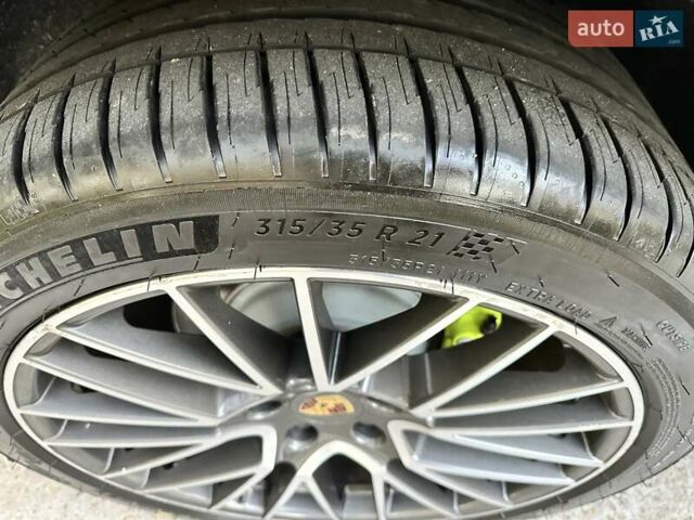 Черный Порше Каен, объемом двигателя 3 л и пробегом 170 тыс. км за 63500 $, фото 12 на Automoto.ua