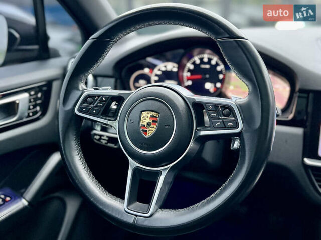 Чорний Порше Cayenne, об'ємом двигуна 3 л та пробігом 134 тис. км за 46000 $, фото 32 на Automoto.ua