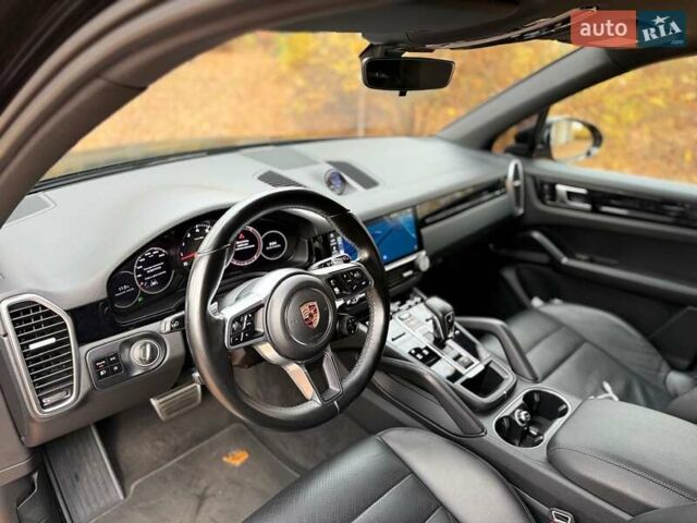 Черный Порше Каен, объемом двигателя 2.89 л и пробегом 118 тыс. км за 57000 $, фото 3 на Automoto.ua