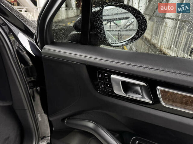 Черный Порше Каен, объемом двигателя 3 л и пробегом 99 тыс. км за 43800 $, фото 15 на Automoto.ua