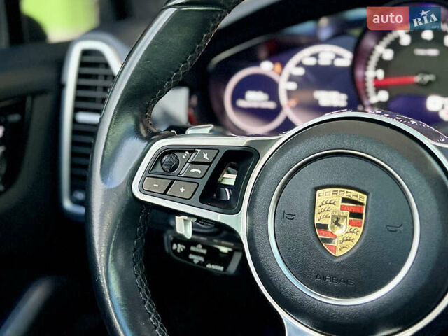 Черный Порше Каен, объемом двигателя 3 л и пробегом 133 тыс. км за 47000 $, фото 28 на Automoto.ua