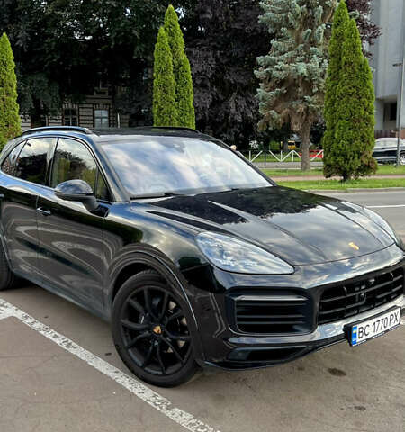 Черный Порше Каен, объемом двигателя 3 л и пробегом 125 тыс. км за 51000 $, фото 3 на Automoto.ua
