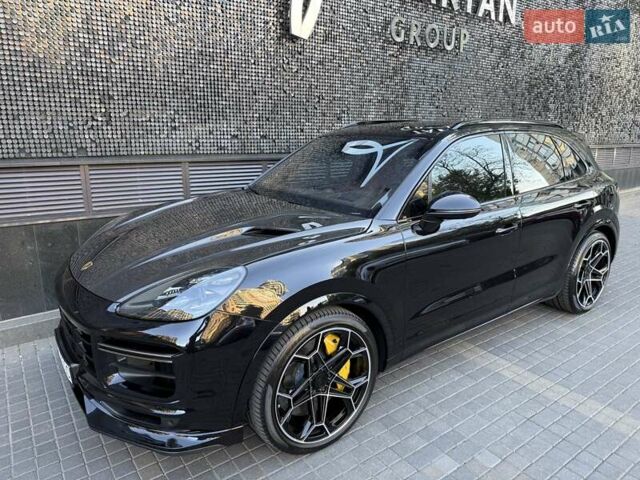 Чорний Порше Cayenne, об'ємом двигуна 4 л та пробігом 59 тис. км за 111111 $, фото 2 на Automoto.ua