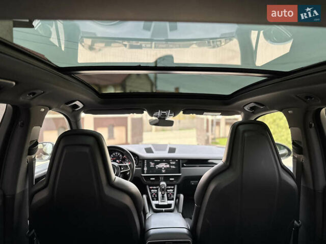 Черный Порше Каен, объемом двигателя 3 л и пробегом 109 тыс. км за 52500 $, фото 61 на Automoto.ua