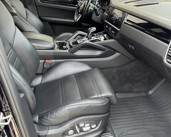 Черный Порше Каен, объемом двигателя 3 л и пробегом 109 тыс. км за 52500 $, фото 51 на Automoto.ua