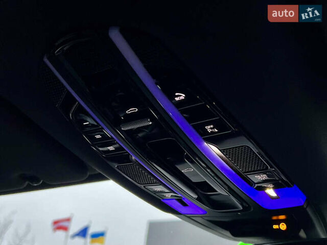 Чорний Порше Cayenne, об'ємом двигуна 3 л та пробігом 134 тис. км за 46000 $, фото 55 на Automoto.ua