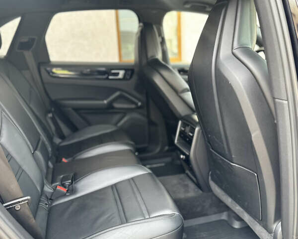 Черный Порше Каен, объемом двигателя 3 л и пробегом 109 тыс. км за 52500 $, фото 59 на Automoto.ua