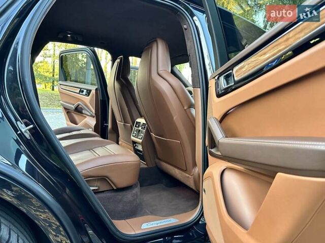 Черный Порше Каен, объемом двигателя 3 л и пробегом 170 тыс. км за 63500 $, фото 67 на Automoto.ua