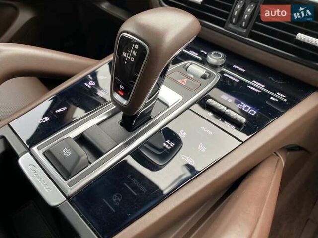Черный Порше Каен, объемом двигателя 3 л и пробегом 125 тыс. км за 51000 $, фото 28 на Automoto.ua