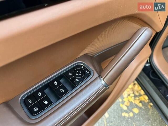 Черный Порше Каен, объемом двигателя 3 л и пробегом 170 тыс. км за 63500 $, фото 36 на Automoto.ua