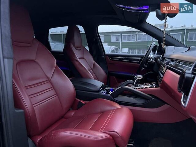 Черный Порше Каен, объемом двигателя 3 л и пробегом 84 тыс. км за 61000 $, фото 21 на Automoto.ua