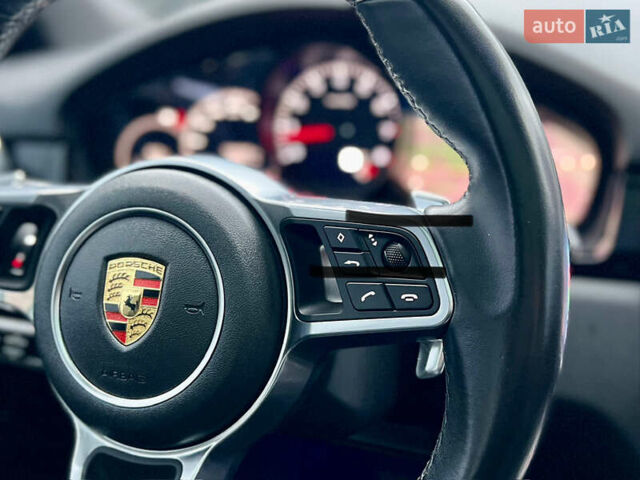 Чорний Порше Cayenne, об'ємом двигуна 3 л та пробігом 134 тис. км за 46000 $, фото 31 на Automoto.ua