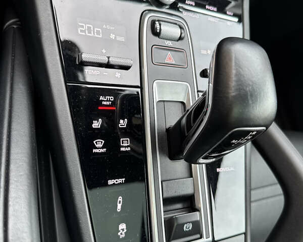 Черный Порше Каен, объемом двигателя 3 л и пробегом 109 тыс. км за 52500 $, фото 69 на Automoto.ua