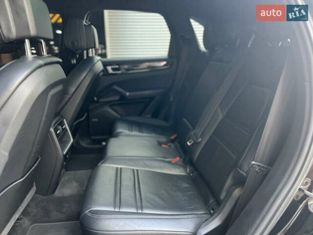 Черный Порше Каен, объемом двигателя 3 л и пробегом 133 тыс. км за 48999 $, фото 41 на Automoto.ua