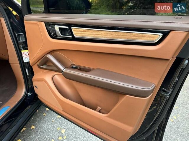 Черный Порше Каен, объемом двигателя 3 л и пробегом 170 тыс. км за 63500 $, фото 64 на Automoto.ua