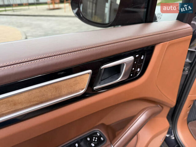 Черный Порше Каен, объемом двигателя 3 л и пробегом 170 тыс. км за 59999 $, фото 15 на Automoto.ua