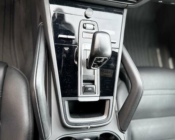 Черный Порше Каен, объемом двигателя 3 л и пробегом 109 тыс. км за 52500 $, фото 40 на Automoto.ua