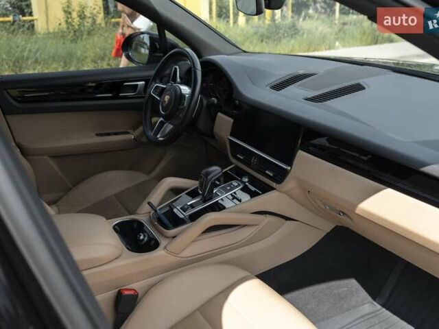Черный Порше Каен, объемом двигателя 3 л и пробегом 110 тыс. км за 53900 $, фото 29 на Automoto.ua