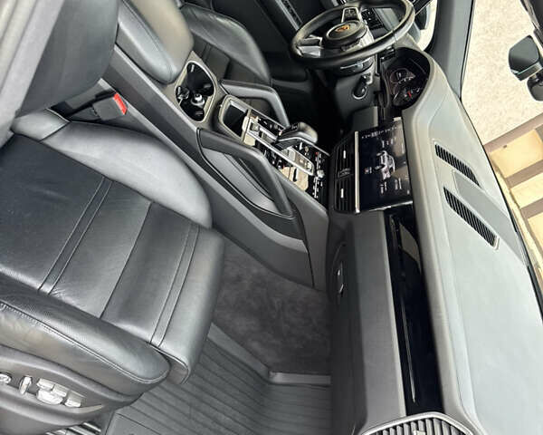 Черный Порше Каен, объемом двигателя 3 л и пробегом 109 тыс. км за 52500 $, фото 52 на Automoto.ua