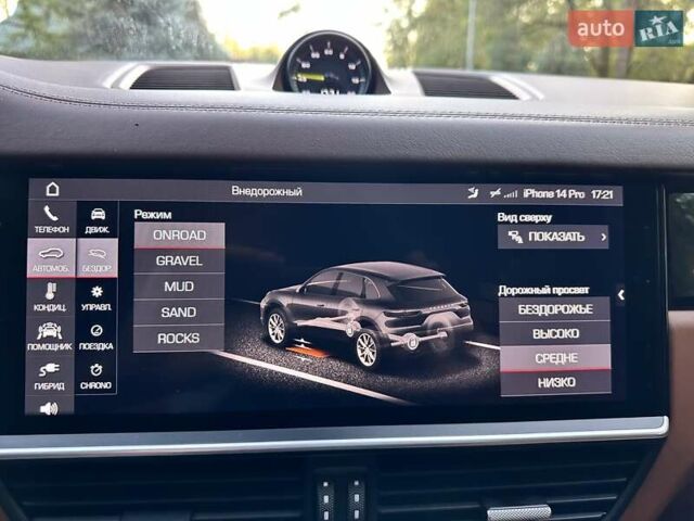 Черный Порше Каен, объемом двигателя 3 л и пробегом 170 тыс. км за 63500 $, фото 53 на Automoto.ua