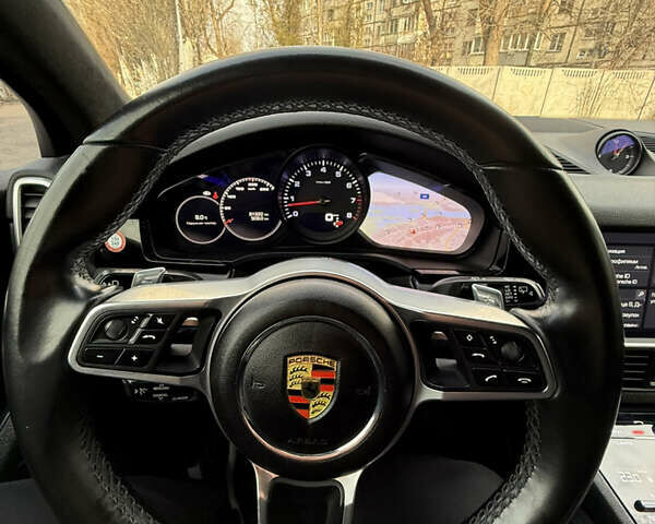 Чорний Порше Cayenne, об'ємом двигуна 3 л та пробігом 82 тис. км за 51000 $, фото 27 на Automoto.ua