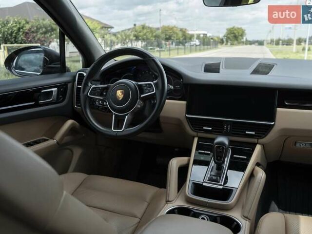 Черный Порше Каен, объемом двигателя 3 л и пробегом 110 тыс. км за 53900 $, фото 22 на Automoto.ua