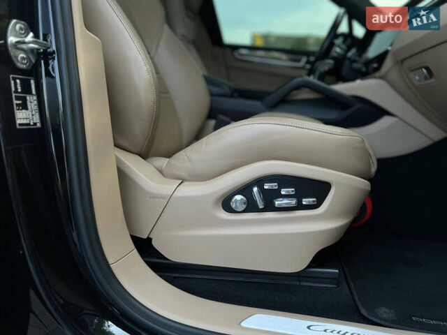 Чорний Порше Cayenne, об'ємом двигуна 2.89 л та пробігом 191 тис. км за 52000 $, фото 32 на Automoto.ua