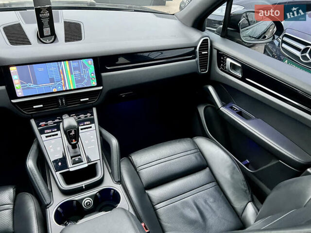 Чорний Порше Cayenne, об'ємом двигуна 3 л та пробігом 134 тис. км за 46000 $, фото 36 на Automoto.ua