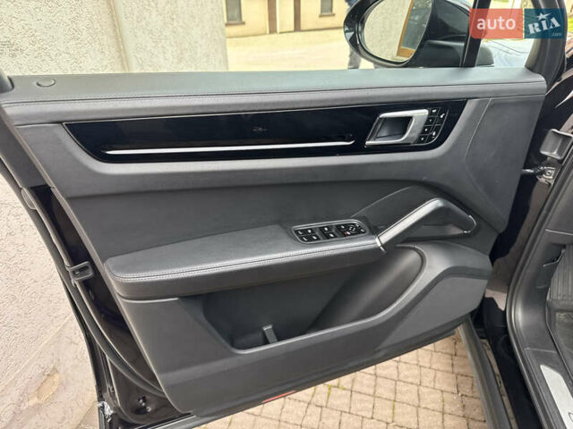 Черный Порше Каен, объемом двигателя 3 л и пробегом 109 тыс. км за 52500 $, фото 30 на Automoto.ua