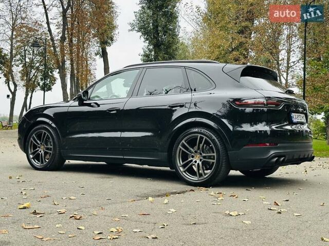 Черный Порше Каен, объемом двигателя 3 л и пробегом 71 тыс. км за 69900 $, фото 2 на Automoto.ua