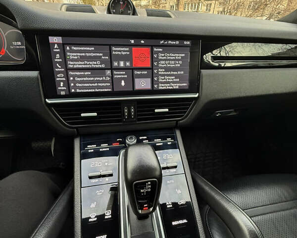 Чорний Порше Cayenne, об'ємом двигуна 3 л та пробігом 82 тис. км за 51000 $, фото 23 на Automoto.ua