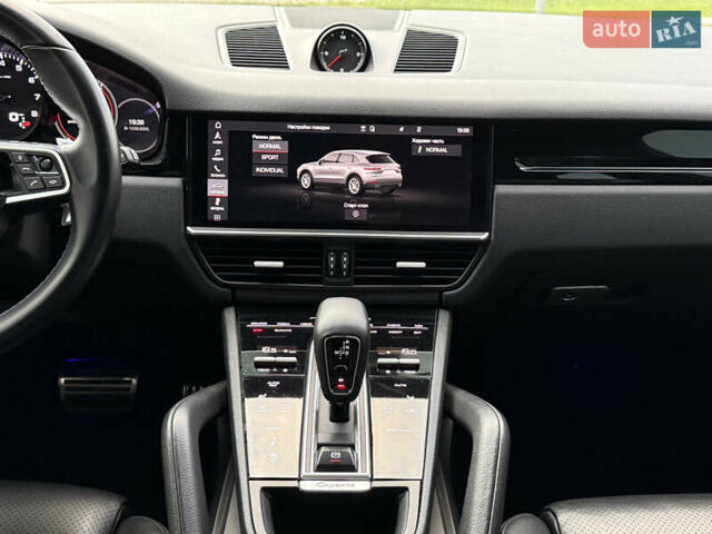 Черный Порше Каен, объемом двигателя 2.89 л и пробегом 110 тыс. км за 50900 $, фото 27 на Automoto.ua