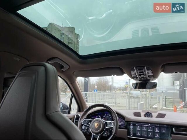 Черный Порше Каен, объемом двигателя 3 л и пробегом 125 тыс. км за 51000 $, фото 27 на Automoto.ua