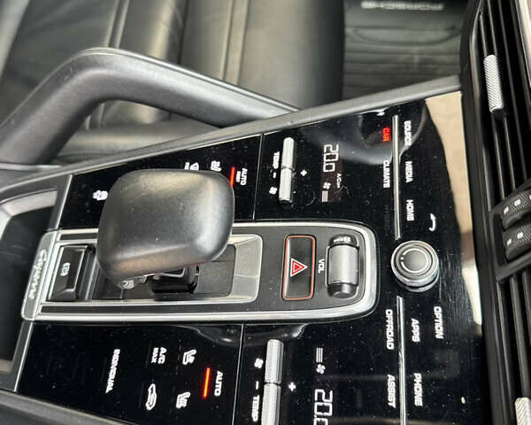 Черный Порше Каен, объемом двигателя 3 л и пробегом 109 тыс. км за 52500 $, фото 55 на Automoto.ua