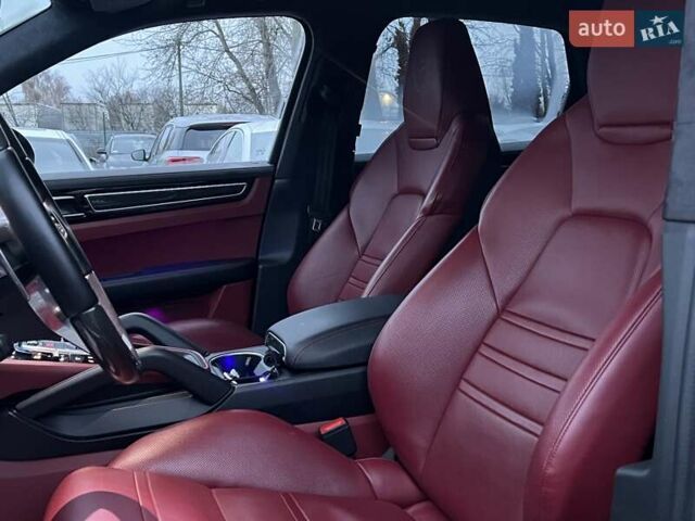 Черный Порше Каен, объемом двигателя 3 л и пробегом 84 тыс. км за 61000 $, фото 9 на Automoto.ua