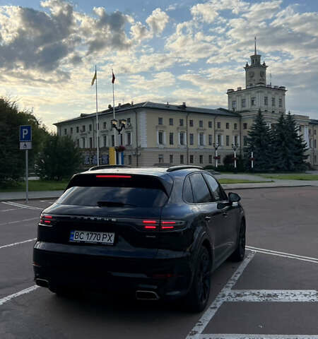 Черный Порше Каен, объемом двигателя 3 л и пробегом 125 тыс. км за 51000 $, фото 9 на Automoto.ua