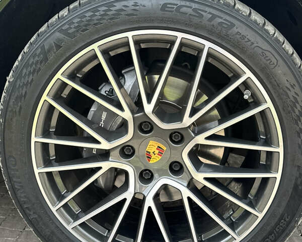 Черный Порше Каен, объемом двигателя 3 л и пробегом 109 тыс. км за 52500 $, фото 24 на Automoto.ua