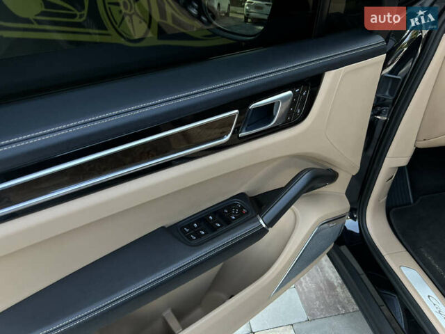Чорний Порше Cayenne, об'ємом двигуна 2.89 л та пробігом 191 тис. км за 52000 $, фото 12 на Automoto.ua