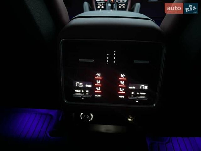 Черный Порше Каен, объемом двигателя 3 л и пробегом 84 тыс. км за 61000 $, фото 16 на Automoto.ua