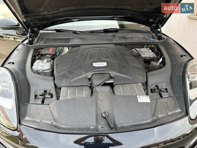 Черный Порше Каен, объемом двигателя 3 л и пробегом 109 тыс. км за 52500 $, фото 77 на Automoto.ua