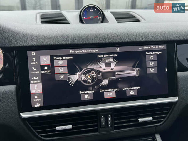 Чорний Порше Cayenne, об'ємом двигуна 3 л та пробігом 134 тис. км за 46000 $, фото 39 на Automoto.ua