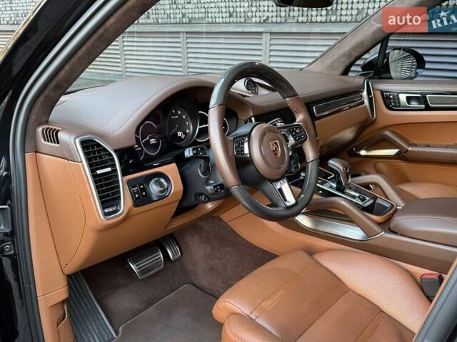 Чорний Порше Cayenne, об'ємом двигуна 4 л та пробігом 59 тис. км за 111111 $, фото 8 на Automoto.ua