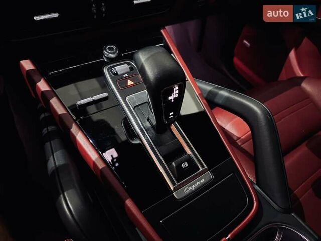 Черный Порше Каен, объемом двигателя 3 л и пробегом 94 тыс. км за 64900 $, фото 88 на Automoto.ua