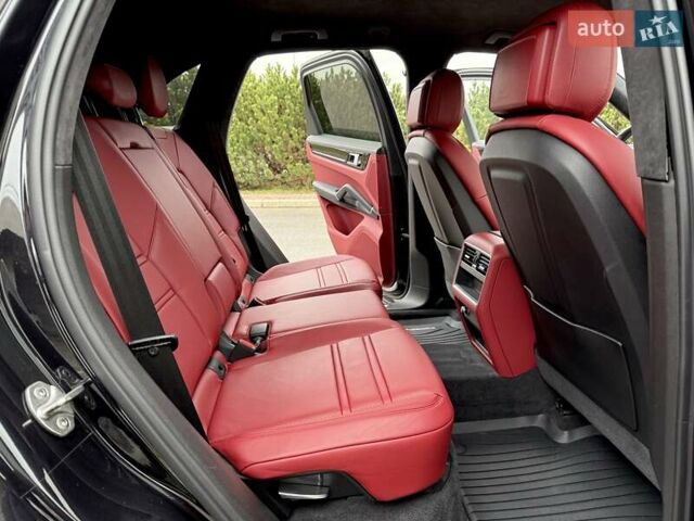 Черный Порше Каен, объемом двигателя 3 л и пробегом 44 тыс. км за 72500 $, фото 50 на Automoto.ua