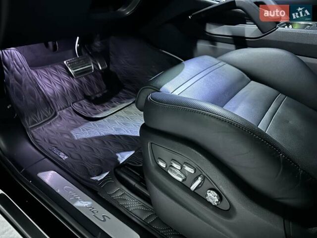 Черный Порше Каен, объемом двигателя 2.89 л и пробегом 79 тыс. км за 75000 $, фото 31 на Automoto.ua