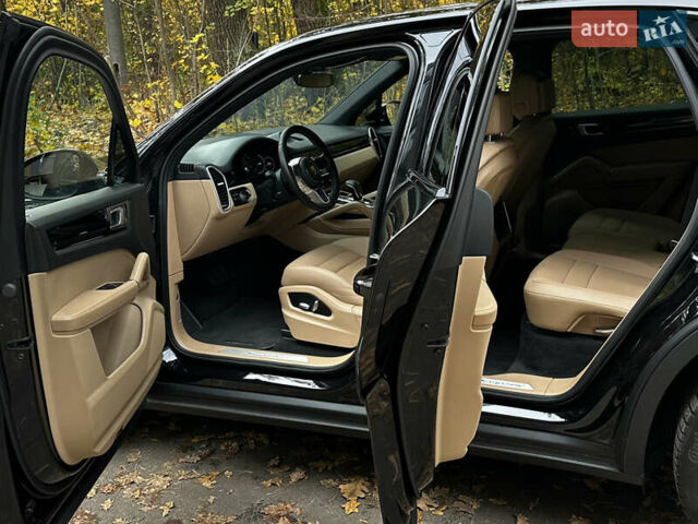 Черный Порше Каен, объемом двигателя 3 л и пробегом 40 тыс. км за 75000 $, фото 16 на Automoto.ua