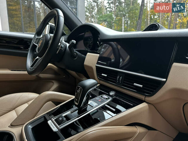 Черный Порше Каен, объемом двигателя 3 л и пробегом 40 тыс. км за 75000 $, фото 25 на Automoto.ua